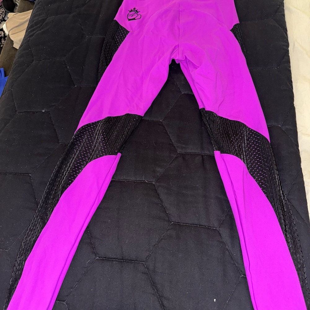 Booty Queen Apparel - hot magenta and black mesh Athletic Leggings